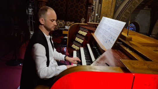 Organistul Eduard Antal ajunge în Transilvania cu ediţia a V-a a Turneului Naţional Orgile României