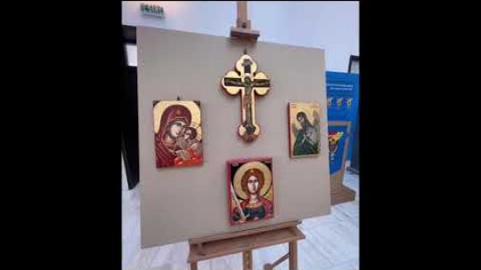 În icoane, canon, dar şi notă personală