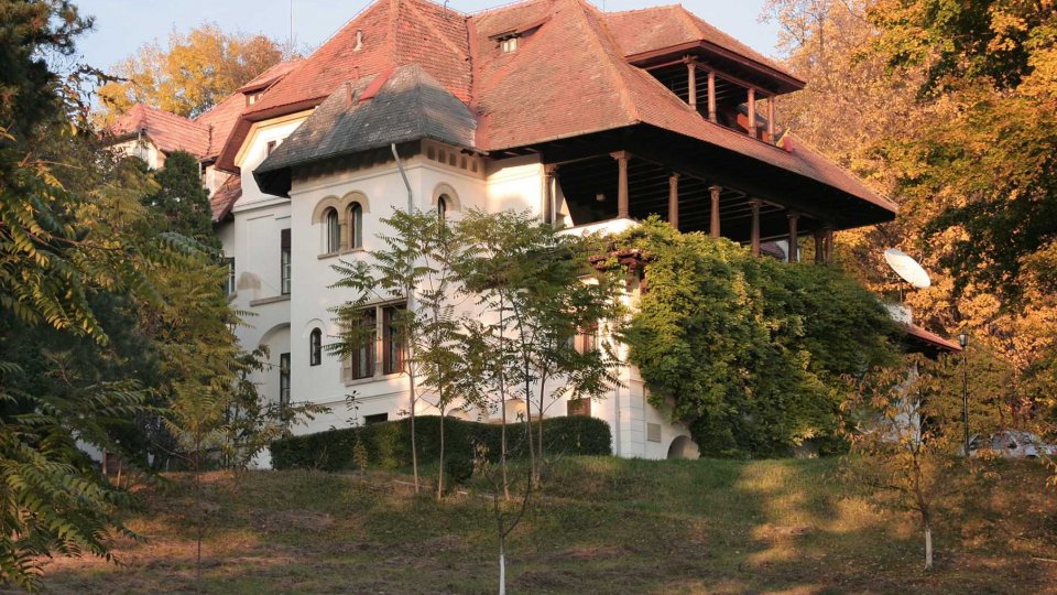 Vila Florica, locuința familiei Brătianu, în care a copilărit și prima femeie doctor în drept din lume, ar putea fi cumpărată de Ministerul Culturii