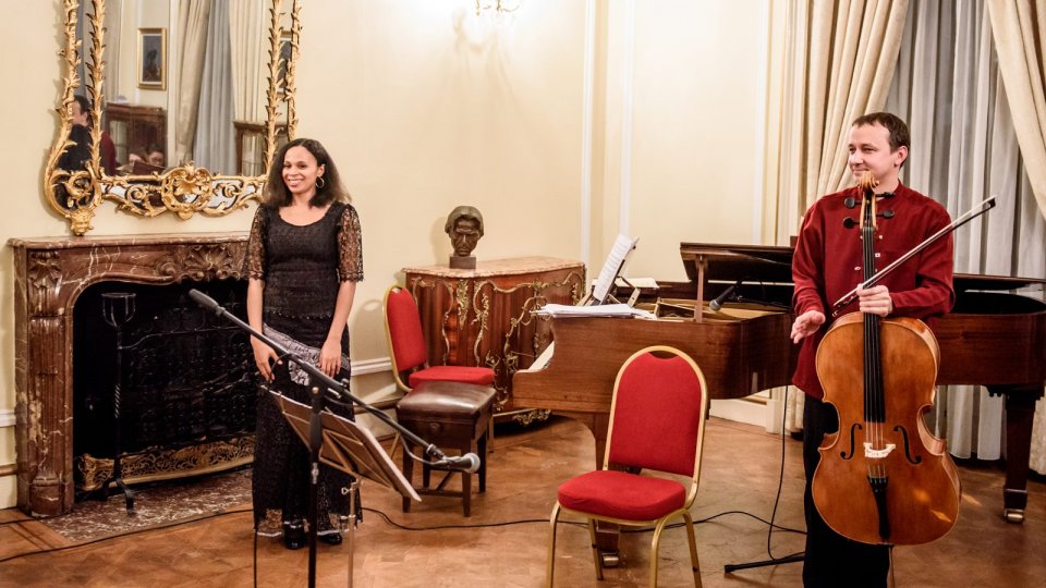 Violoncelistul Răzvan Suma-solist Radio România-şi pianista Rebeca Omordia, aplaudați de publicul din Marea Britanie