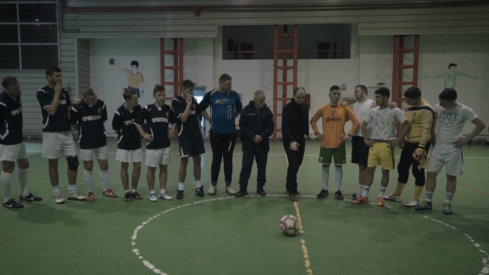 Fotbal infinit, comedia lui Corneliu Porumboiu despre fotbal și condiția umană, are astăzi premiera mondială la Berlin