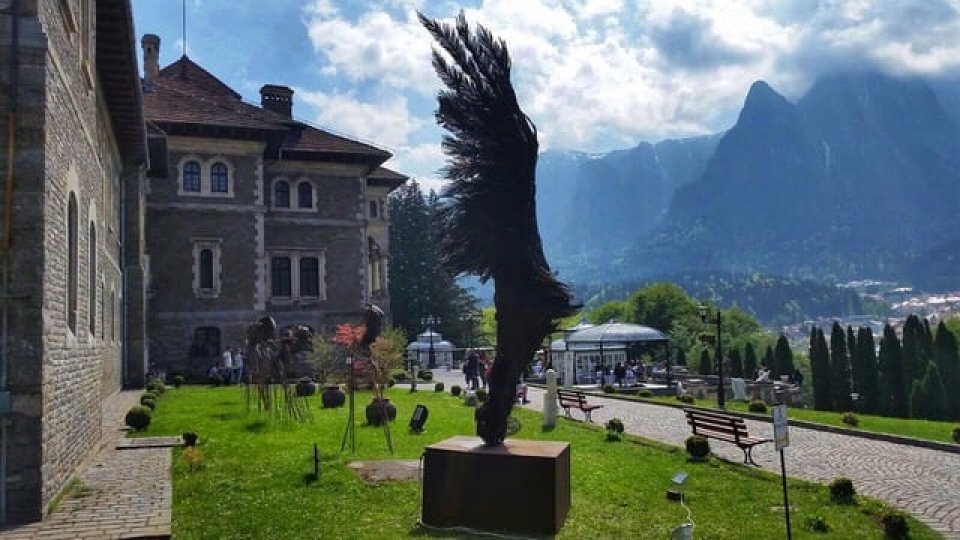 Peste 100 de sculpturi, la Castelul Cantacuzino