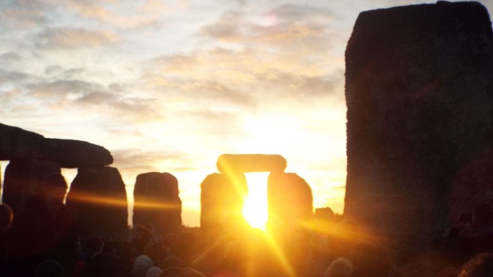 Solstiţiul de iarnă sărbătorit la Stonehenge
