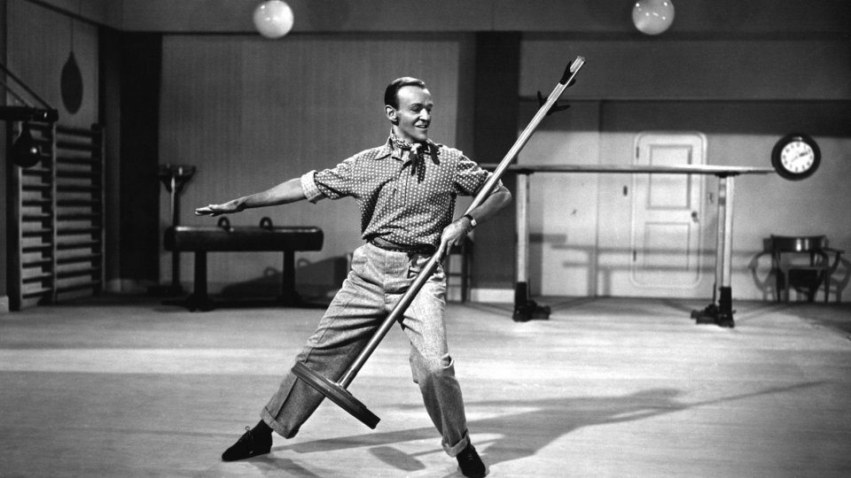 DOCUMENTAR 120 de ani de la nașterea coregrafului și actorului Fred Astaire