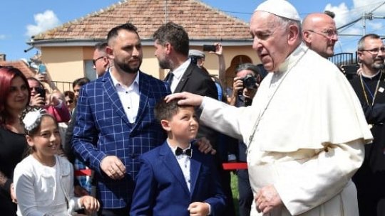 Cum a fost primit Papa Francisc în România