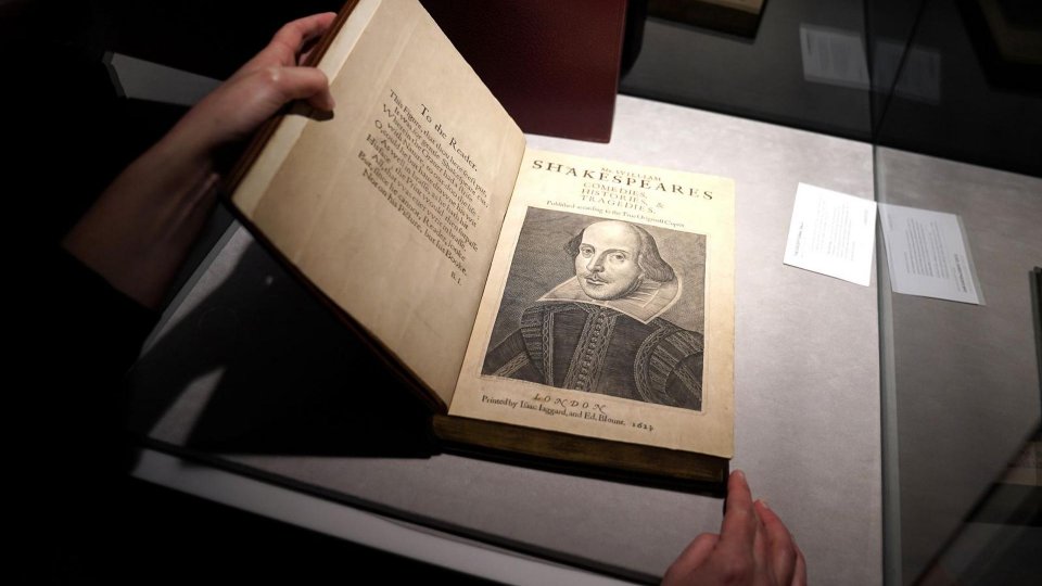 Copia primului compendiu cu operele lui William Shakespeare obține un record de 10 milioane de dolari