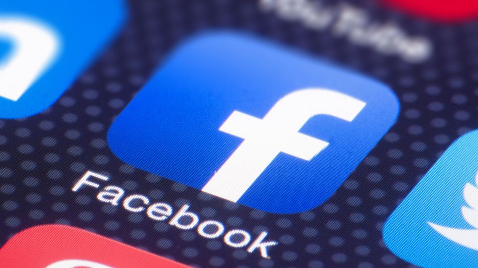 DOCUMENTAR: 16 ani de la crearea reţelei de socializare Facebook