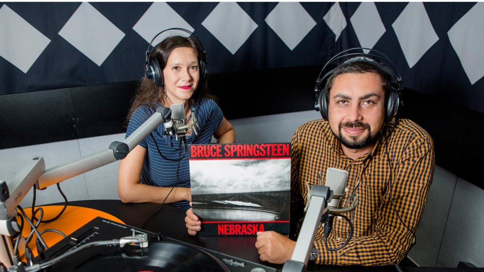 George Gîlea și Diana Joicaliuc aduc “Știri pe vinil”.  Radio România Cultural prezintă primul matinal din România cu muzică exclusiv de pe vinil: „Este diferit de ceea ce ați ascultat până acum”