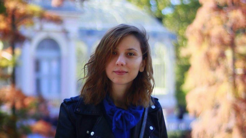 Dorina Călin, jurnalist Radio România Cultural:  “Funcționez pe bază de stres, cafea și dulciuri. Iar munca de acasă nu e pentru mine”