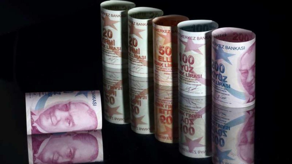Timpul prezent - Criza din Turcia: stat puternic cu monedă slabă?