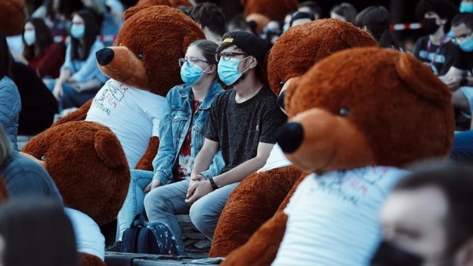 30 de urși bruni, în public  la deschiderea Astra Film Festival 2021