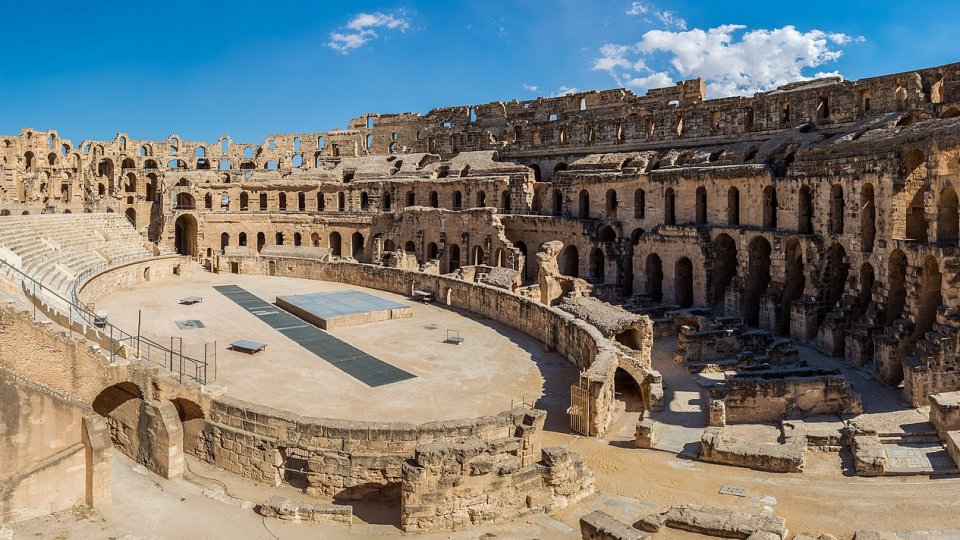 Călător de weekend: Amfiteatrul El Djem (Tunisia) – ”Colosseumul african”