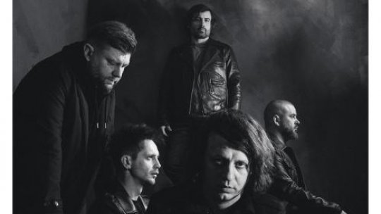 După turneul THEATROLL CORBUL TROIAN, din toamna trecută, Alternosfera va lansa un nou single, "Imn de război"!