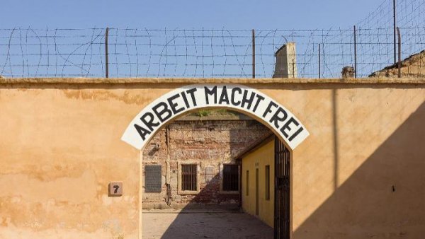 Călător de weekend: Orașul fortificat Terezín (Cehia) – ghetou de tranzit spre Auschwitz