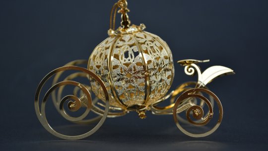 Cum să faci o operă accesibilă unui public tânăr fără a distorsiona versiunea originală? Pariul Théâtre des Champs-Elysées cu ”Cenușăreasa” lui Gioachino Rossini