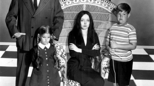 Actrița Lisa Loring, care a interpretat-o în anii 60 pe Wednesday, a încetat din viață