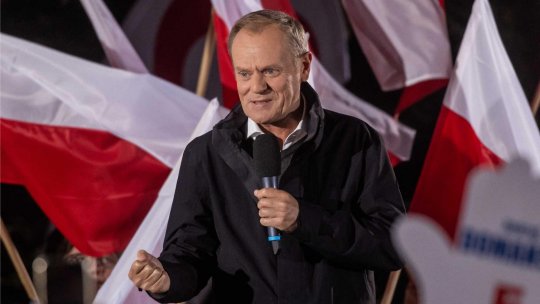 Timpul prezent - Polonia după alegeri. Donald Tusk: „Democrația a învins!”