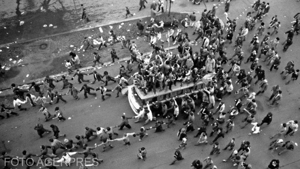 Timpul prezent - Dosarul Revoluției din Decembrie 1989: mize istorice și mize juridice