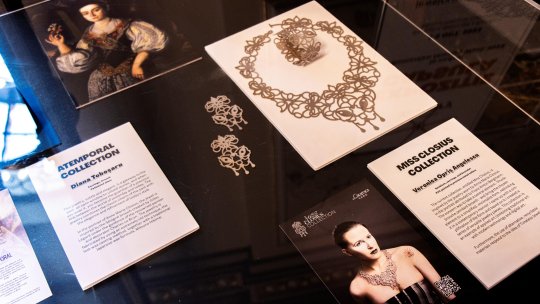 Muzeul de Artă Brașov prezintă câștigătorii concursului „Timeless Jewelry” la Romanian Jewelry Week