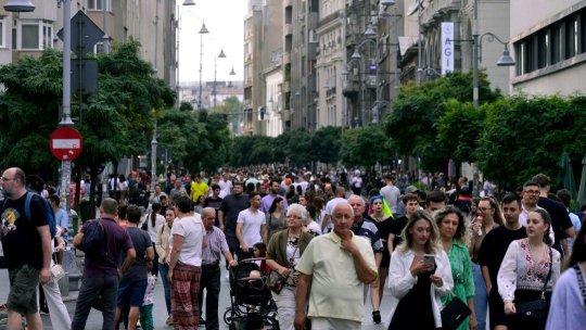 Cea de-a treia ediție a proiectului „Străzi deschise – Bucureşti, Promenadă urbană”, la final: Calea Victoriei și strada Pucheni devin pietonale