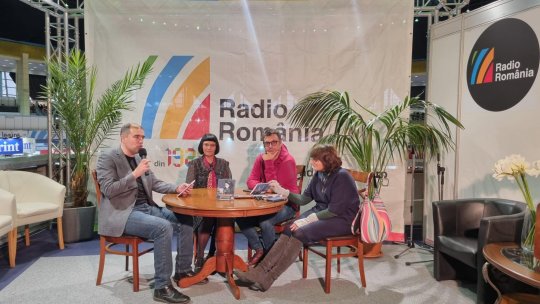 Astăzi, 25 noiembrie s-a lansat, la Târgul de Carte Gaudeamus Radio România, volumul MONICA LOVINESCU - Şi am ales microfonul. Interviuri la Radio România (1993-2004) 