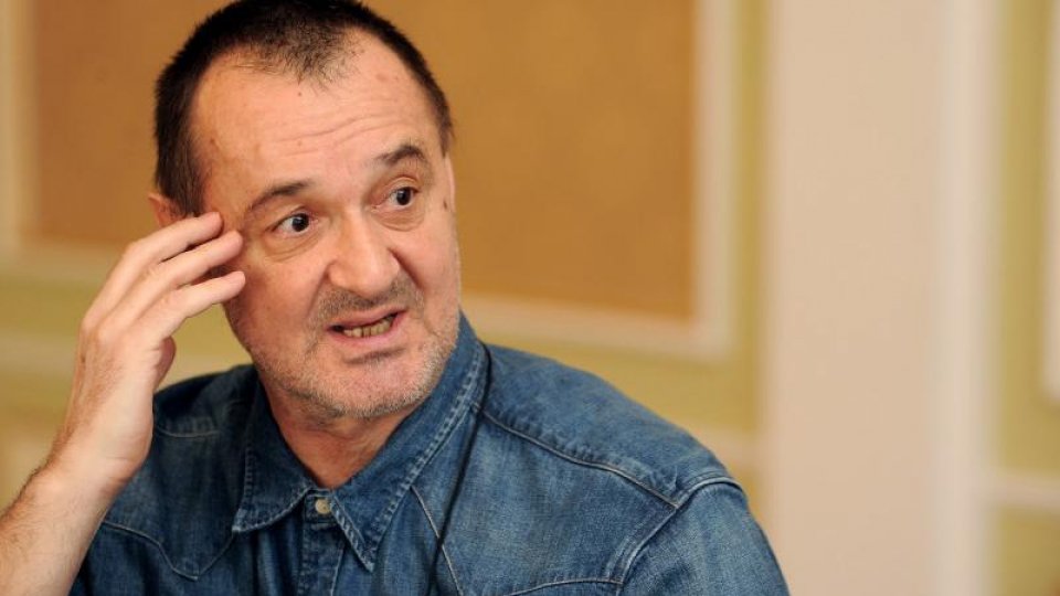 Regizorul Alexandru Dabija: „La vremuri tâmpite, piese tâmpite. Dar dincolo de asta, îmi doream de mult să fac o piesă polițistă, de bulevard, tâmpită...în ghilimele." | PODCAST