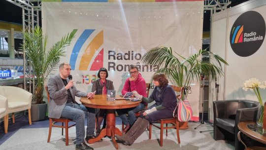 Sâmbătă, 25 noiembrie s-a lansat, la Târgul de Carte Gaudeamus Radio România, volumul MONICA LOVINESCU - Şi am ales microfonul. Interviuri la Radio România (1993-2004)
