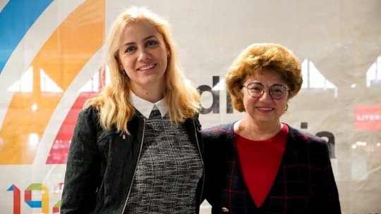 Carmen Mușat: "Nicio operă literară nu e singură pe lume, ci funcționează și își capătă semnificațiile în literatura globală." | PODCAST