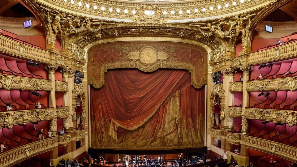 Din 1 iulie 2024, Claude Cortese îl va succeda pe Eric Vigié la conducerea Operei de Lausanne