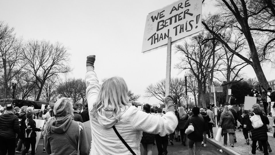 Timpul prezent - Libertatea întrunirilor publice în pericol?