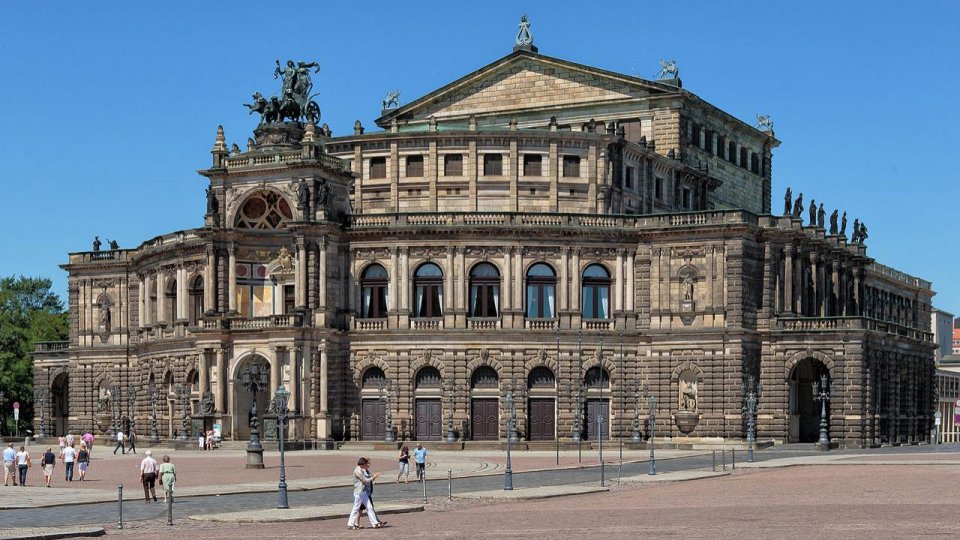 Semperoper Dresda anunță schimbarea distribuției pentru „La Bohème”!