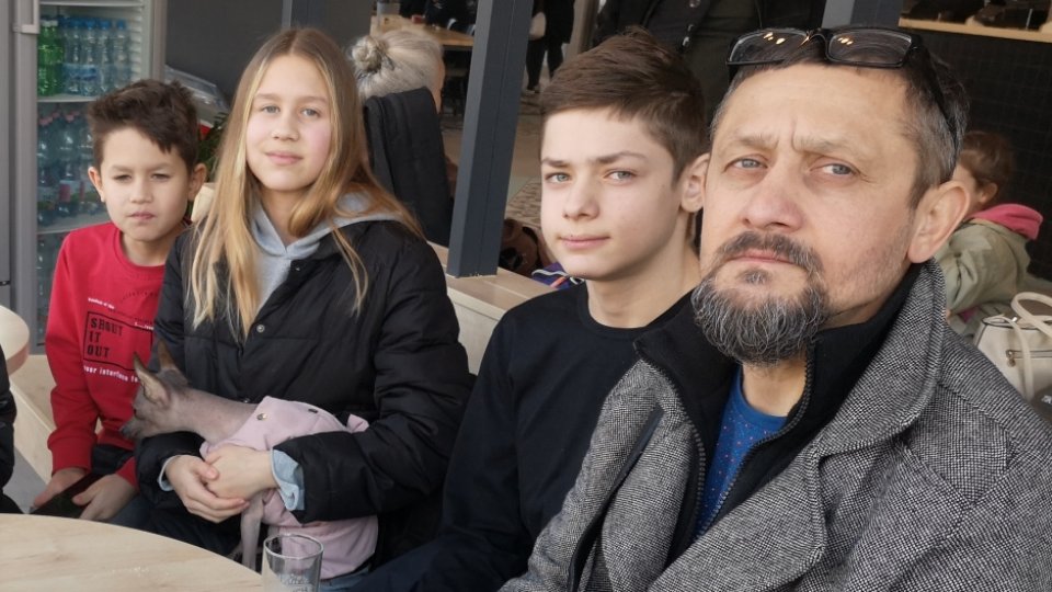 Viața într-o valiză • Vasil Yeremia, frizer din Odesa: "E trist...(te simți) ca un copac fără rădăcini"