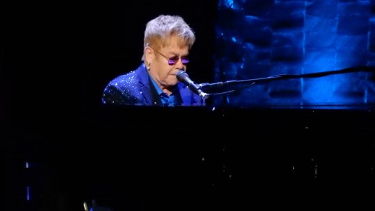 Elton John va sărbători cea de-a 50-a aniversare a L.P.ului ”Honky Château”, albumul care a dat naștere hitului „Rocket Man”, cu o relansare masivă, alcătuită din demo-uri nemaivăzute până acum și concertul de lansare din 1972!