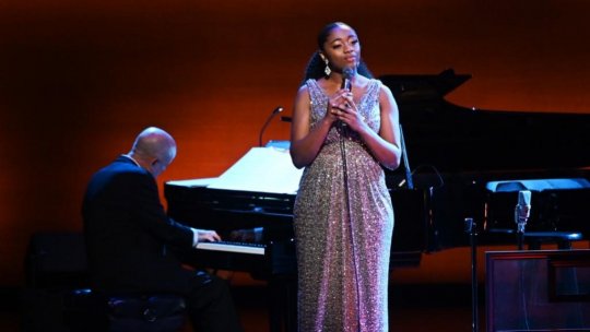 Samara Joy, pe care o auzi în playlisturile Radio România Cultural cu ”Social call”, Can’t get out of this mood” sau ”Solitude”, nominalizată la Premiile Grammy 2023, categoria jazz!
