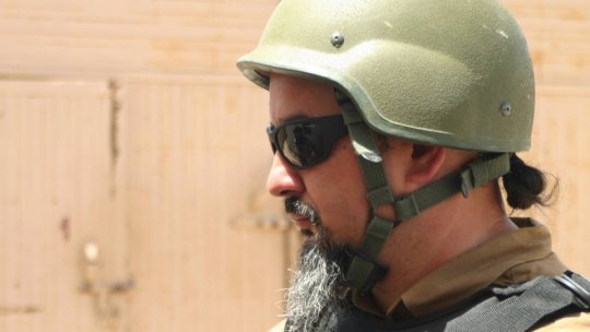 “Singura protecție în Ucraina mi-o asigură legitimația de jurnalist, casca, vesta antiglonț și gândul la bunul Dumnezeu”, Ilie Pintea, corespondent de război RRA