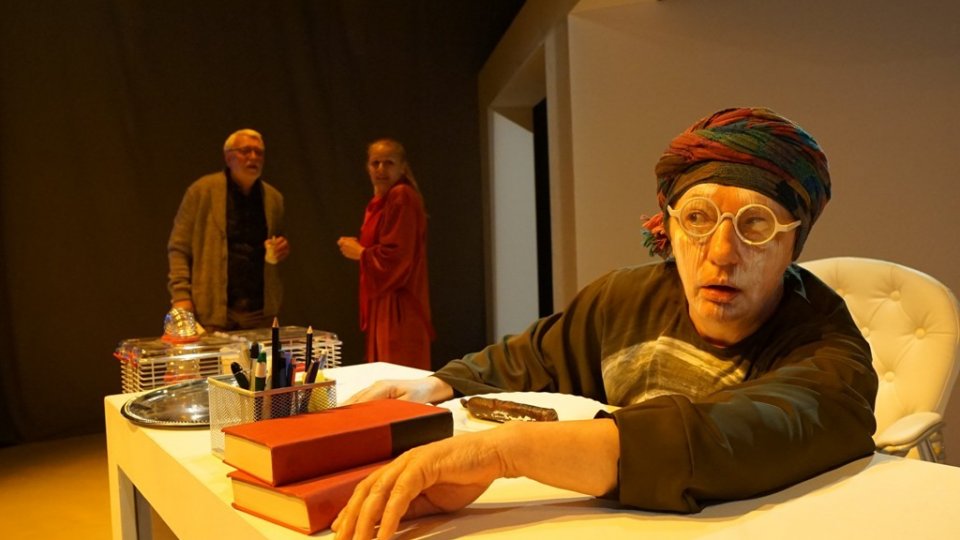 "Țestoasa lui Darwin", premieră pe țară pe scena Sălii Studio a Naționalului ieșean