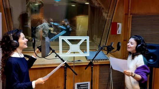 Povești de ascultat în Zilele babelor: Dochia, fiica împăratului și Muntele de sticlă, în premieră la Radio România Actualități
