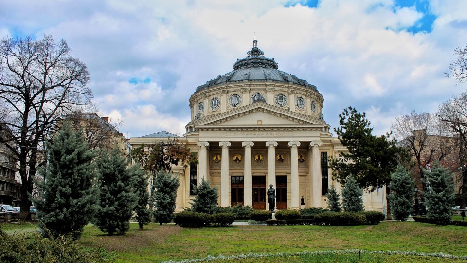 Imaginaţie şi spirit juvenil în muzică: dirijorul Ilyich Rivas şi cornistul Ben Goldscheider pe scena Ateneului Român