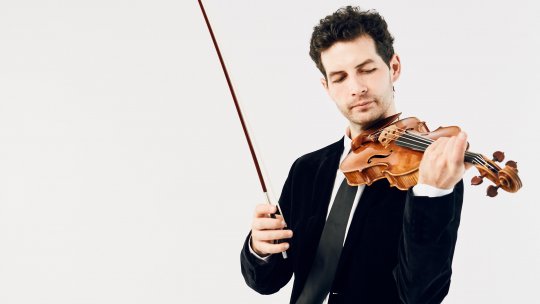 Violonistul Valentin Şerban, câştigător al Concursului Internaţional George Enescu şi unul dintre cei mai aclamaţi muzicieni români ai momentului susţine o serie de concerte extraordinare şi masterclass-uri în peste zece oraşe din România
