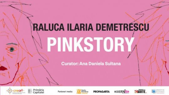 Povești țesute în roz de Raluca Ilaria Demetrescu, la Galeria CREART