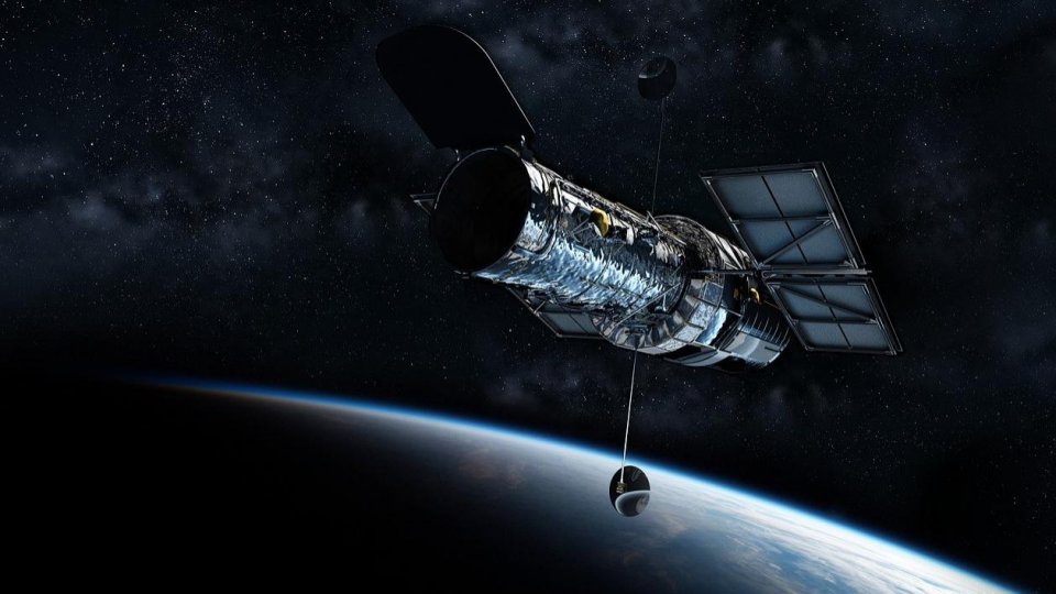 Buletin cosmic - Astrofizicianul român Sandor Kruk avertizează asupra impactului constelațiilor de sateliți asupra telescopului spațial Hubble