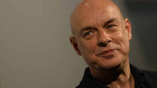 Artistul vizual și muzicianul Brian Eno, recompensat cu Leul de Aur la Bienala de la Veneția