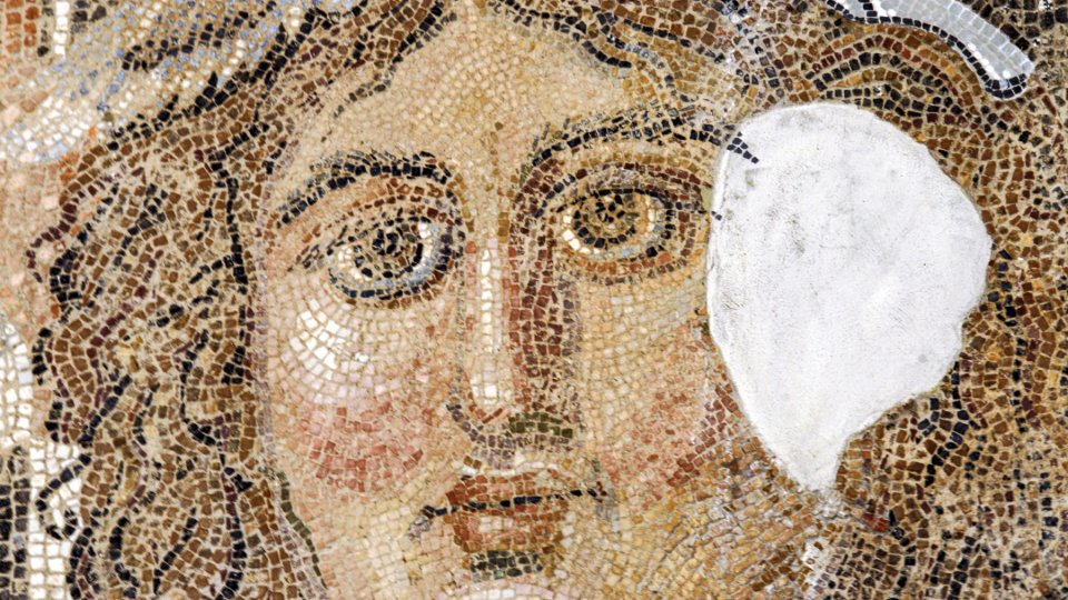 Mozaicuri care o înfățișează pe Medusa au fost descoperite într-o vilă romană antică