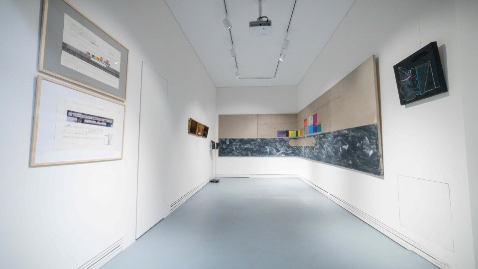 Vasile Rață, „artistul abracadabrant“, revine cu o nouă expoziție de artă conceptuală la Arbor.art.room