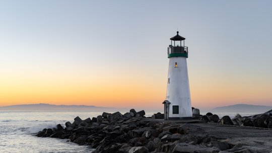 Farul realizat de Gustav Eiffel a fost restaurat și reinstalat într-un port din Bretania