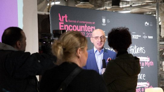 Pe axa Bucureşti-Timişoara, artistul mexican Carlos Amorales