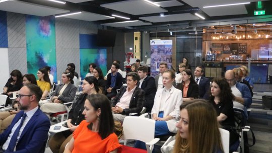 Atelier pentru alumni, studenți și reprezenanți ai mediului ONG: “Diplomacy and Democracy in Central and Eastern Europe”