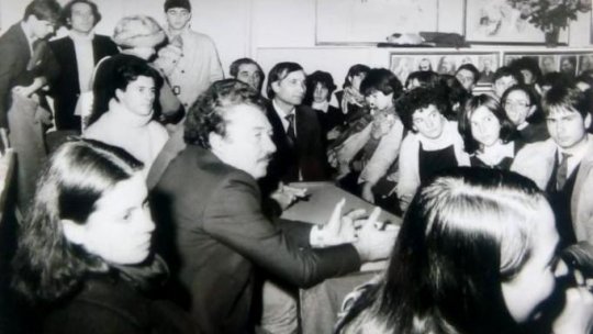 Regizorul Nicolae Corjos, autorul celebrelor filme Liceenii şi Declaraţie de dragoste, ar fi împlinit pe 22 mai vârsta de 88 de ani
