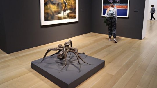 Sculptura de mari dimensiuni intitulată Păianjen a artistei Louise Bourgeois a fost vândută cu 32,5 de milioane de dolari