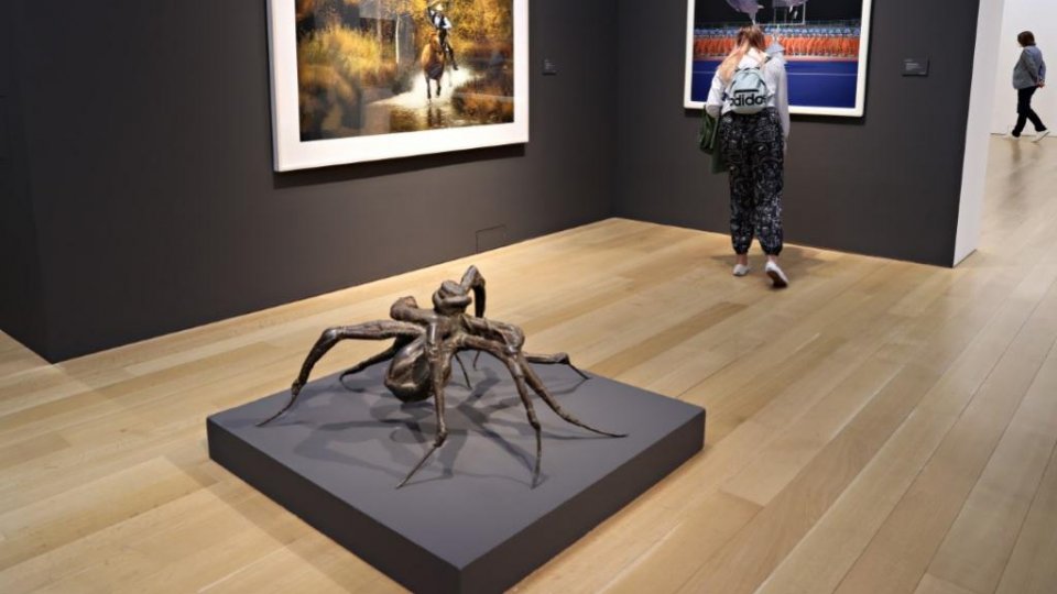Sculptura de mari dimensiuni intitulată Păianjen a artistei Louise Bourgeois a fost vândută cu 32,5 de milioane de dolari